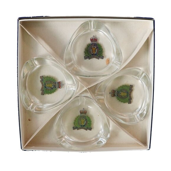 4 RCMP Ashtrays 1873 - 1973 Glass Royal Mounted Police Boxed Set Tobacciana - Picture 1 of 6